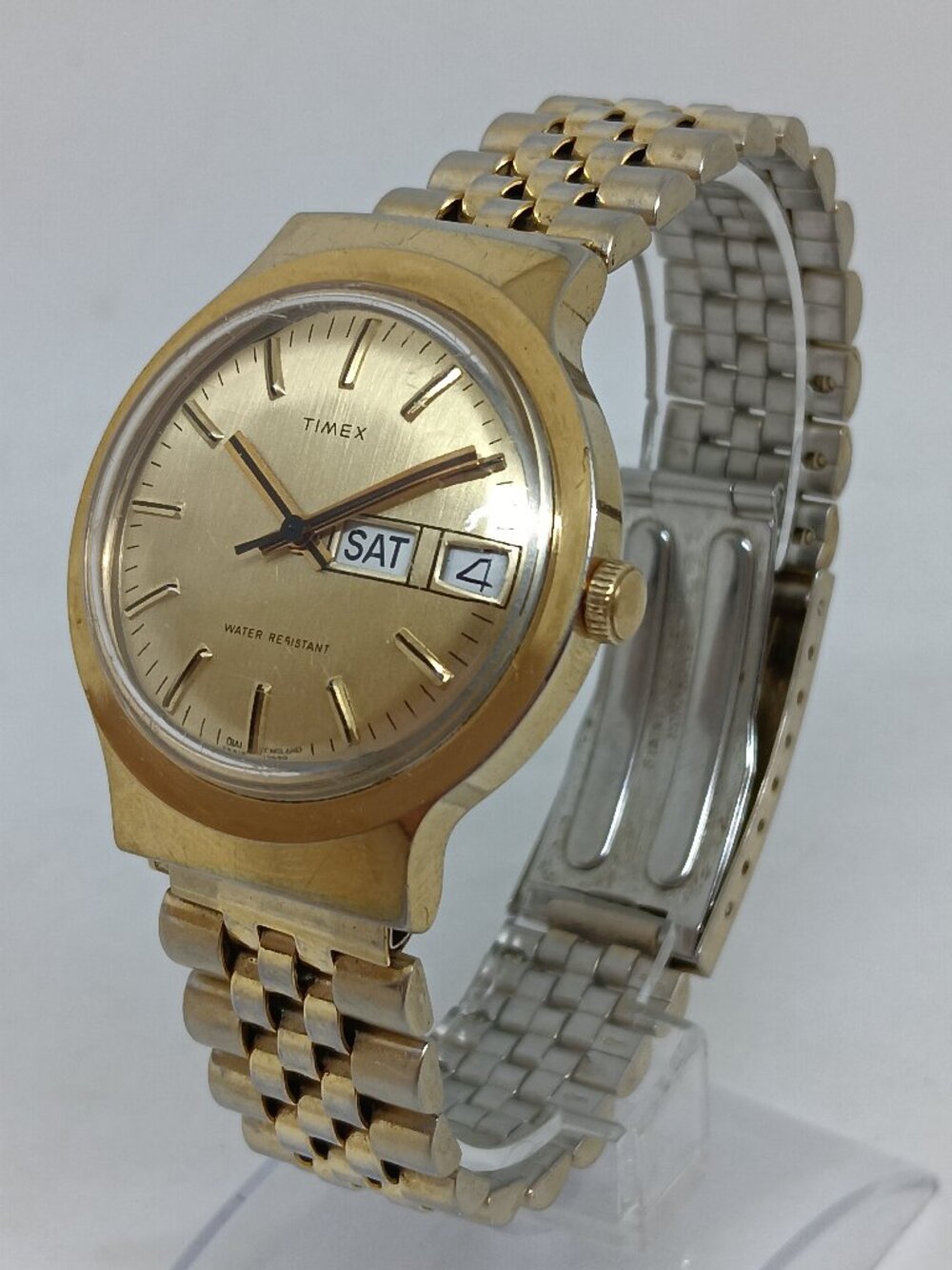 VINTAGE 1980 Timex Marlin 28418 M108 Men's 36mm Manual Wind Day / Date Watch
